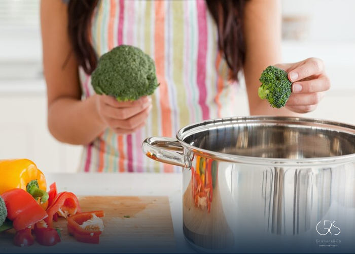 Steaming vs. Boiling Vegetables: Nutritionist’s Insights