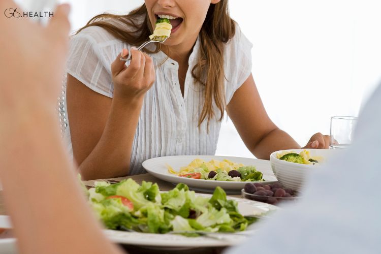 How Dinner Timing Influences Weight Management